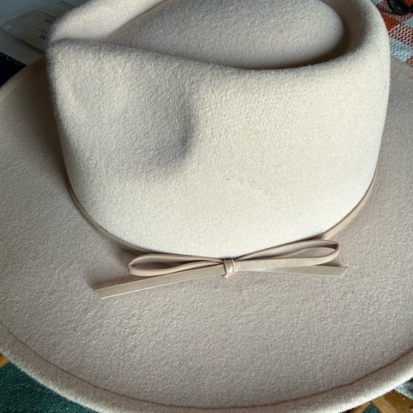 Elegant Cream Women's Fedora Hat - Picture 2 of 3